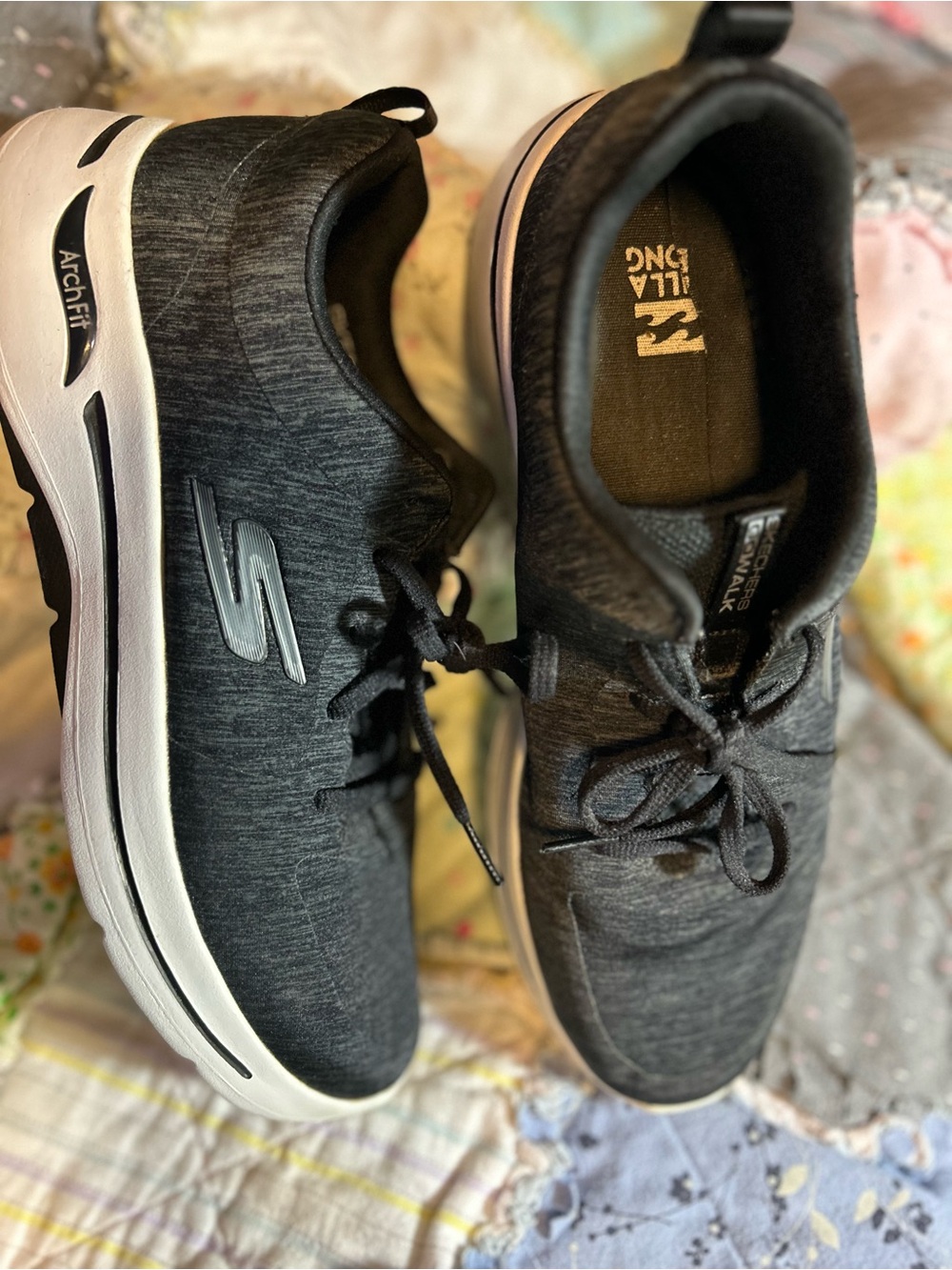 Skechers Arch Fit Women's Like New Charcoal Black Ultra Go Walk Sneakers, Sz 10